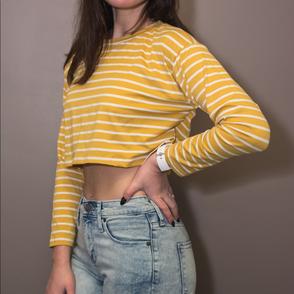 Long sleeve crop top